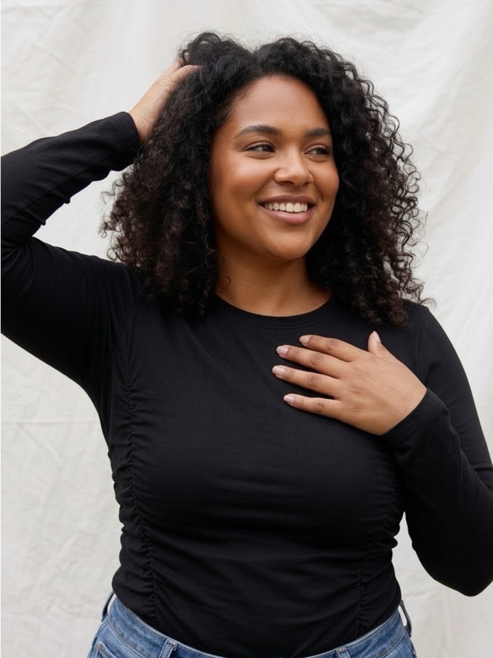 OQQ Classic Black Long-Sleeve Ruched Women’s Top